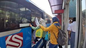 20251017-_-Halte-BRT-Simpanglima-Semarang.jpg
