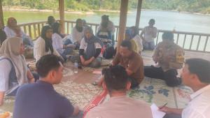 20251018_penumpang-selamat-setelah-speedboat.jpg