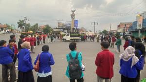 20251020_AKSI-Puluhan-Mahasiswa-yang-tergabung.jpg