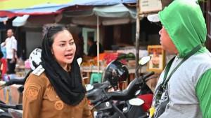 20251021_Bupati-Brebes-Paramitha-Widya-Kusuma-sidak-tukang-parkir_1.jpg