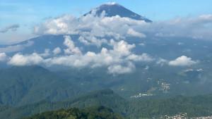 20251021_gunung-slamet.jpg