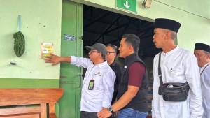 20251023-_-Pemasangan-Stiker-HET-Beras-di-Kendal.jpg