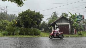 20251024_hujan-deras.jpg
