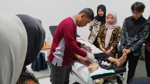 20251025_Unimma_Pelatihan-perawatan-luka.jpg