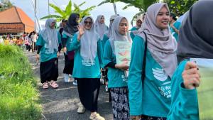 20251027_IKUTI-JALAN-SEHAT-Ratusan-santri-dan-masyarakat-lintas-agama.jpg