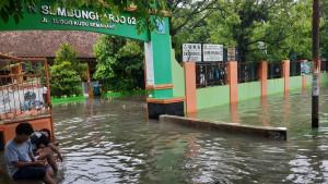 20251028_banjir-di-SDN-Sembungharjo-02-Kota-Semarang_1.jpg