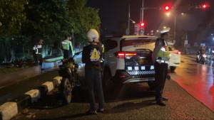 20251102_HENTIKAN-PEMOTOR-Polisi.jpg