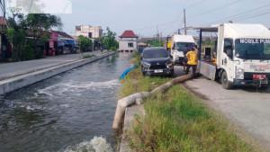 20251104_SURUT-Pemprov-Jateng-kirim-tiga-pompa-untuk-mengatasi-banjir.jpg