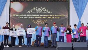 20251105-_-Penghargaan-Program-Literasi-dan-Inklusi-Keuangan-2025-di-Jawa-Tengah.jpg