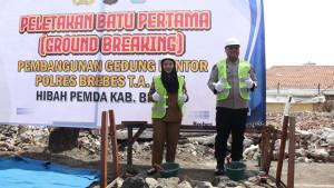 20251105_Kapolres-Brebes-AKBP-Lilik-Ardhiansyah-grounbreaking_1.jpg