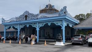 20251107_Suasana-Keraton-Surakarta-Sinuhun-PB-XIII-meninggal-dunia_1.jpg