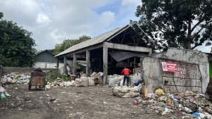 20251109_Tumpukan-sampah-Cilacap.jpg