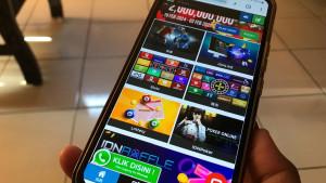 20251109_situs-judi-online-yang-ada-di-layar-ponsel_1.jpg