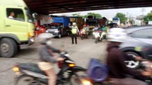 20251113_MACET-Jalan-Alteri-Yos-Sudarso-sisi-barat-Kota-Semarang.jpg