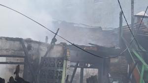 20251116_Kebakaran-melanda-bangunan-rumah.jpg