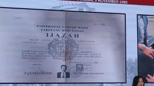20251118_Foto-ijazah-Jokowi-dari-UGM_1.jpg