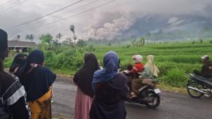 20251119-_-Kondisi-Erupsi-Gunung-Semeru-Lumajang.jpg