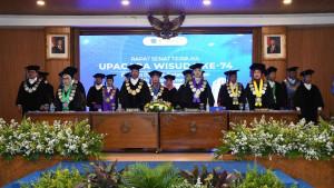 20251119_wisuda74usm.jpg