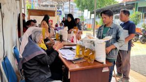 20251120_Penyaluran-bantuan-pangan-di-Tegal_1.jpg