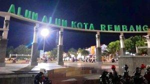 Belum-Ke-Rembang-Kalau-Belum-Mencoba-Lontong-Tuyuhanfdsewrd.jpg