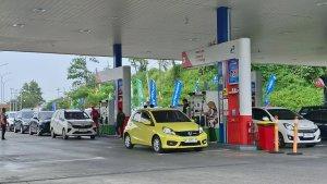 CATAT-LONJAKAN-Suasana-Rest-Area-379A-tol-Semarang.jpg