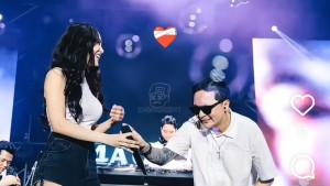 Erika-Carlina-Dilamar-DJ-Bravy-di-Atas-Panggung-Synchronize-Fest-2025-Disaksikan-Ribuan-Penonton.jpg