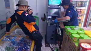 GAGAL-DIBOBOL-Polisi-menunjukkan-seperangkat-alat-las-gas-elpiji-dan-linggis-yang-dit.jpg