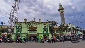 HAPPY-RAMADAN-Selain-Masjid-Agung-Semarang-Jalan-Kauman-Semarang-me.jpg