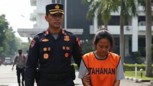 ILUSTRASI-POLISI-DAN-TAHANAN-NARKOBA-WANITA.jpg