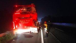 Kecelakaan-2-Bus-di-Tol-Ungaran-Semarang.jpg
