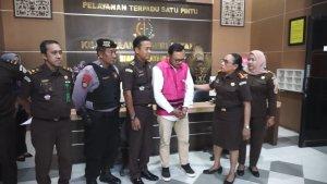 Kejaksaan-Negeri-Batang-akhirnya-menetapkan-HS-mantan-bendahara-Desa-Kranggan-tersangka-2.jpg