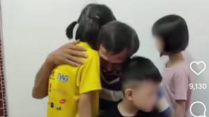 Kisah-Sedih-Sopir-Truk-Gaji-Rp-9-Juta-Nangis-Serahkan-3-Anaknya-ke-Panti.jpg
