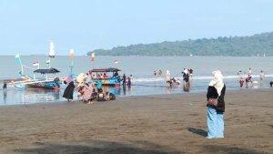 Langit-di-wilayah-Pantai-Teluk-Penyu-Kabupaten-Cilacap.jpg
