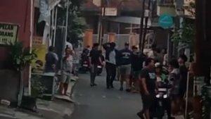 MAHASISWA-DITANGKAP-Suasana-di-sekitar-lokasi-saat-polisi-melakukan.jpg
