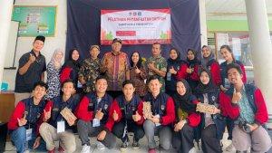 Mahasiswa-Kuliah-Kerja-Nyata-kelompok-45-bersama-Bapak.jpg