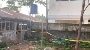 Penampakan-TKP-penemuan-mayat-wanita-di-belakang-gedung-TIKI.jpg