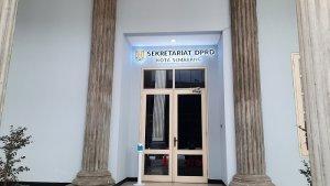 Pintu-Masuk-Sekretariat-DPRD-Kota-Semarang.jpg