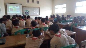 Ribuan-siswa-SMP-di-Brebes-mengikuti-nobar.jpg