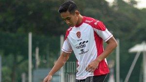 Rizky-Ridho-Jersey-Latihan-Timnas-Indonesia-Banjir-Kritikan-Netizen-Jersey-nya-Kayak-Baju-Partai.jpg
