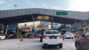 Salahsatu-pintu-gerbang-jalan-tol-Malaysia.jpg