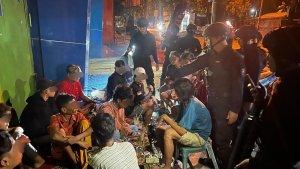 Satsamapta-Polres-Kudus-membubarkan-belasan-pemuda.jpg