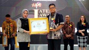 Terbaik-dalam-Bidang-Pelayanan-Publik-GM-PLN-UID-Jawa-Tengah-dan-DIY-Raih.jpg