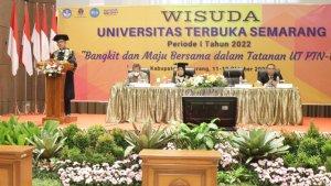 Universitas-Terbuka-UT-Semarang-menyelenggarakan-wisuda-AA.jpg