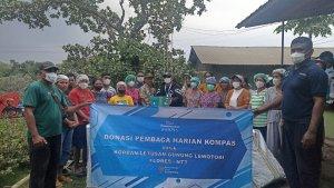 Yayasan-Dana-Kemanusiaan-Kompas-DKK-menyalurkan-bantuan-pembaca-Harian-Kompas-untuk-penyintas.jpg