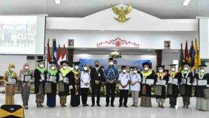 bupati-kendal-dico-m-ganinduto-menghadiri-acara-rapat-senat-terbuka.jpg