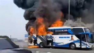 bus-anak-tk-terbakar-di-tol-wiyoto.jpg