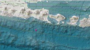 gempa-bumi-melanda-jember-jawa-timur-selasa-2192021-malam.jpg