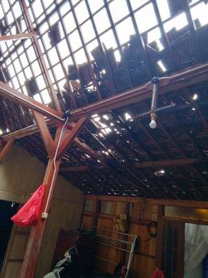 keadaan-satu-di-antaranya-rumah-warga-yang-atap-rumahnya.jpg