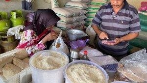 kios-pedagang-beras-pasar-batang.jpg