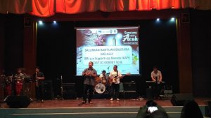 lelang-suara-emas-walikota-semarang-laku-rp-35-juta_20161215_222915.jpg